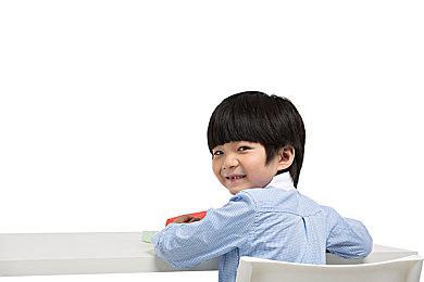 你选谁？《宝可梦：朱＆紫》全新三只新手宝可梦公开